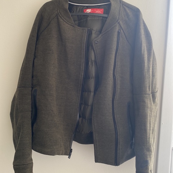 Nike athletic jacket/sweater - Picture 2 of 8